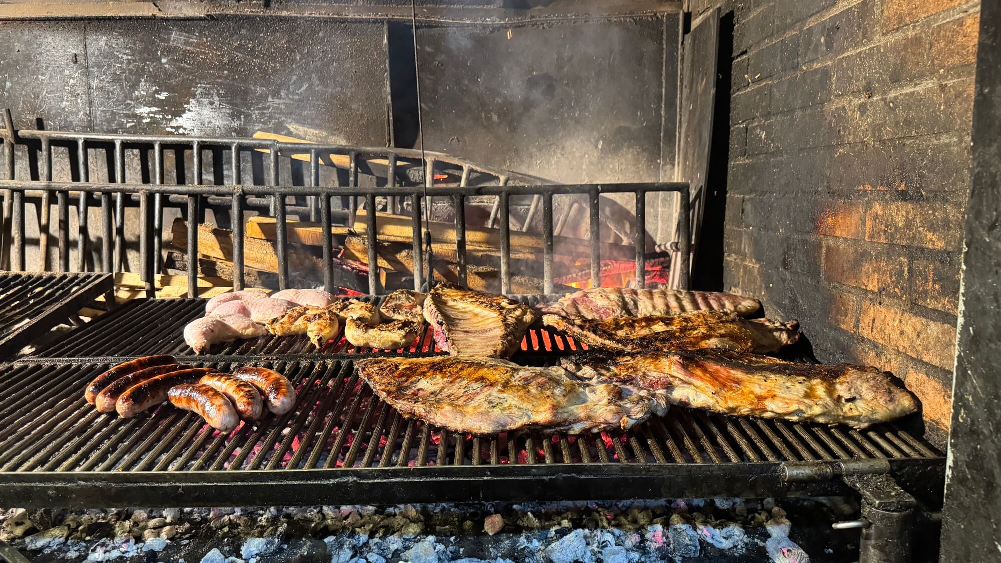 GAUCHO FIERRO-restaurante asador en siero-VISTA PARRILLA 2